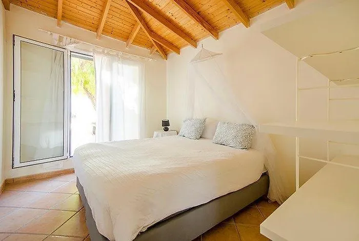 With Private Pool, Jacuzzi & 360° Sea Views *